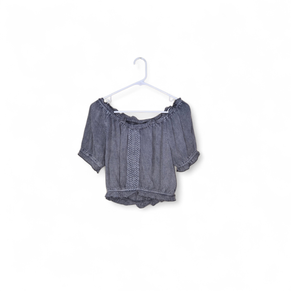 Chic Gray Off-Shoulder Crop Top